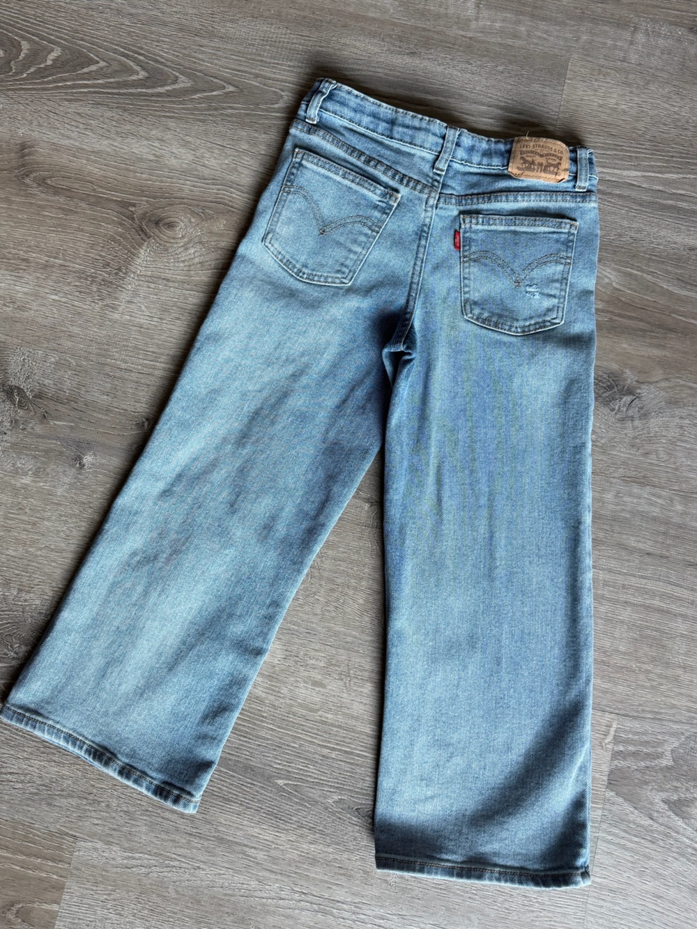Levi's Wide Leg Crop
